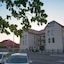 1 Hotels
