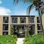 Nomads Hotel Hostel & Beach Club